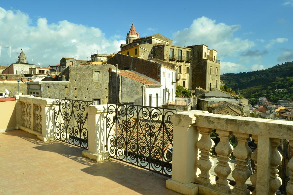 Cento Tari' Guest House Castiglione De Sicilia Esterno foto